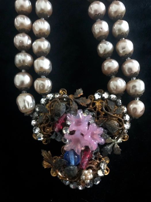 RARE 50s DeMario Victorian Style 2 Strands Faux Baroque Pearls Ornate Filigree Pendant Necklace