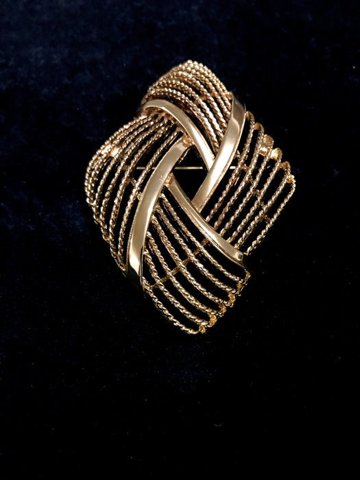 60s-70s Monet Signed Goldtone Twist Rope Nautical Brooch Lapel Pin